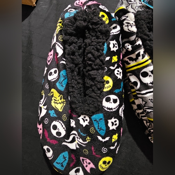 Fuzzy Babba Nightmare Before Christmas Women's 2-Pack Slipper Socks (7-9.5 One S - Picture 3 of 3